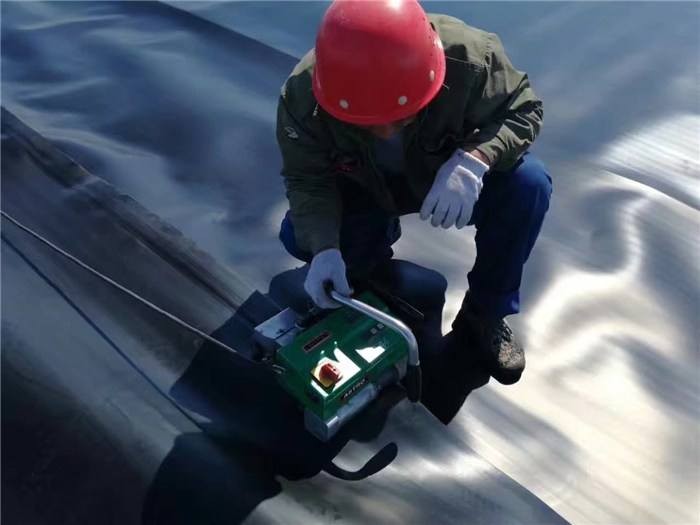 Geomembrane Welding Tutorial and Precautions
